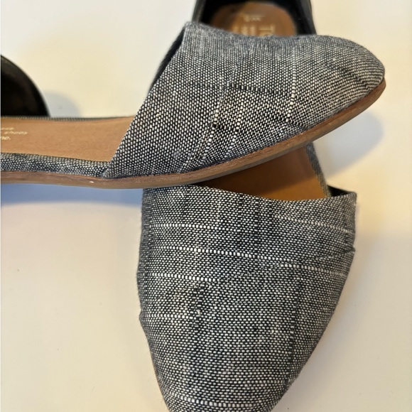 TOMS Flats, Size 5 - Picture 3 of 6